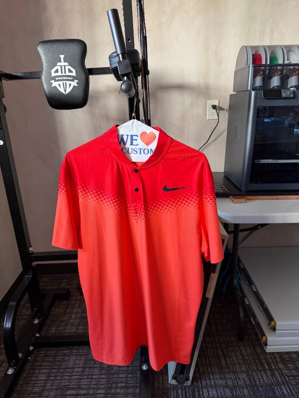 Nike Tiger Woods Men’s Medium Orange Dri-FIT Blade Collar Golf Shirt